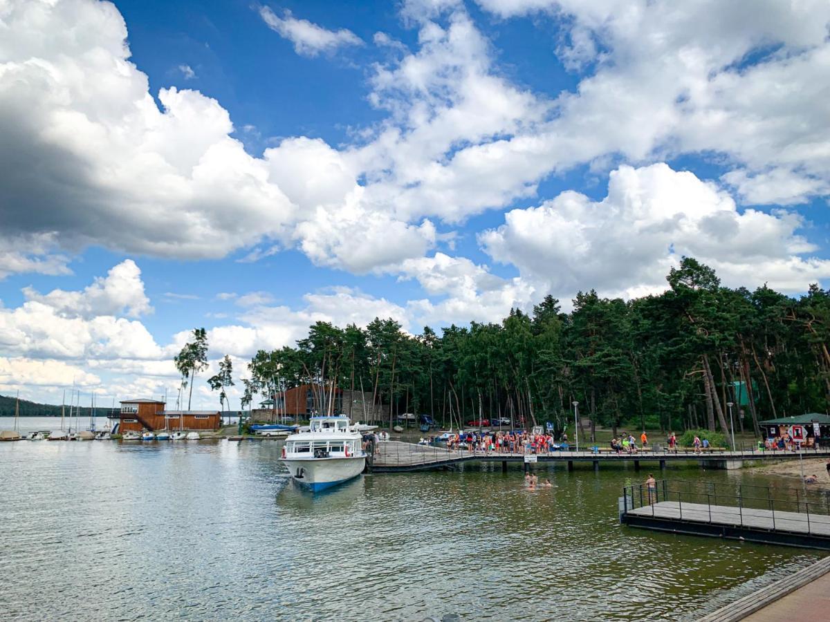 Jezerni S Terasou A Saunou V Lakepark Apartment